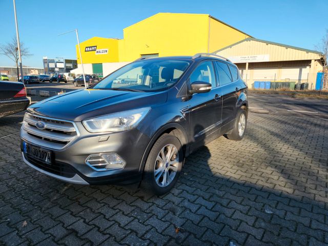 Ford Kuga Titanium Sitzheizung Navi Xenon