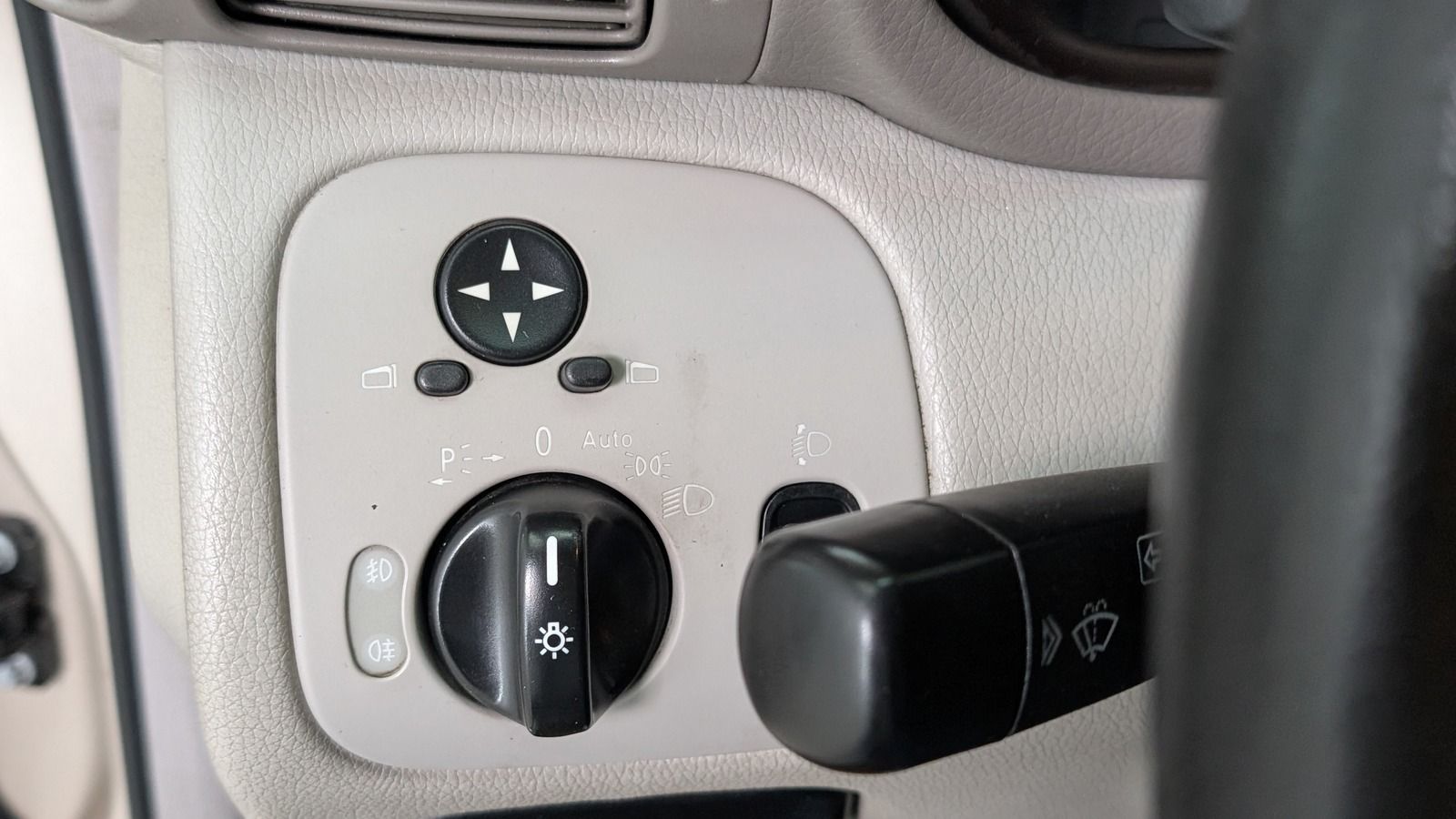 Fahrzeugabbildung Mercedes-Benz C 180 HU/AU bis 12.27 * Sitzhzg. * Schiebedach *
