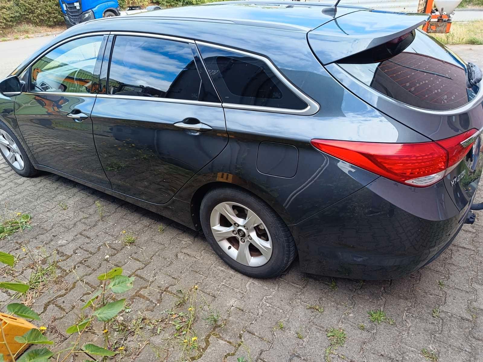 Hyundai i40 2012 — engine 136 HP (100kW)