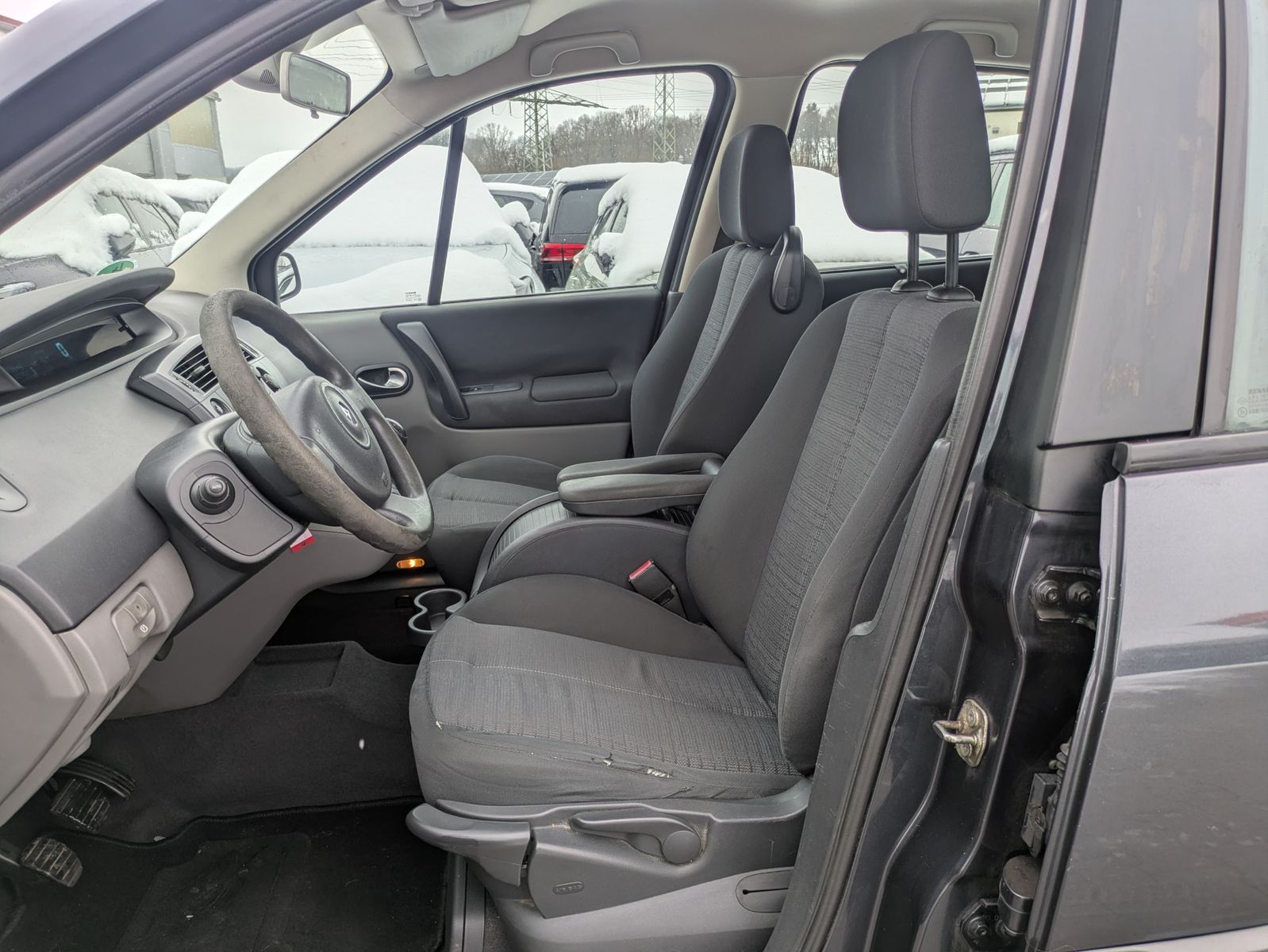 Fahrzeugabbildung Renault Grand Scenic 1.6 KLIMA*ISO*ZAHNRIEMEN NEU*2HAND