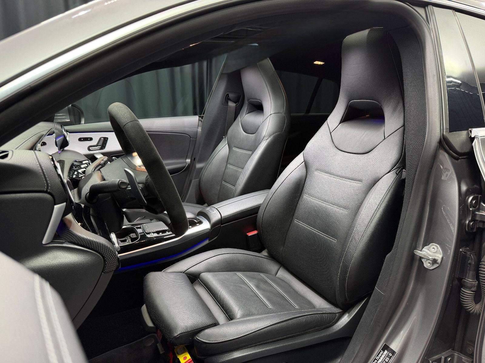 Fahrzeugabbildung Mercedes-Benz CLA 45 AMG Shooting Brake 4Matic|VOLL|