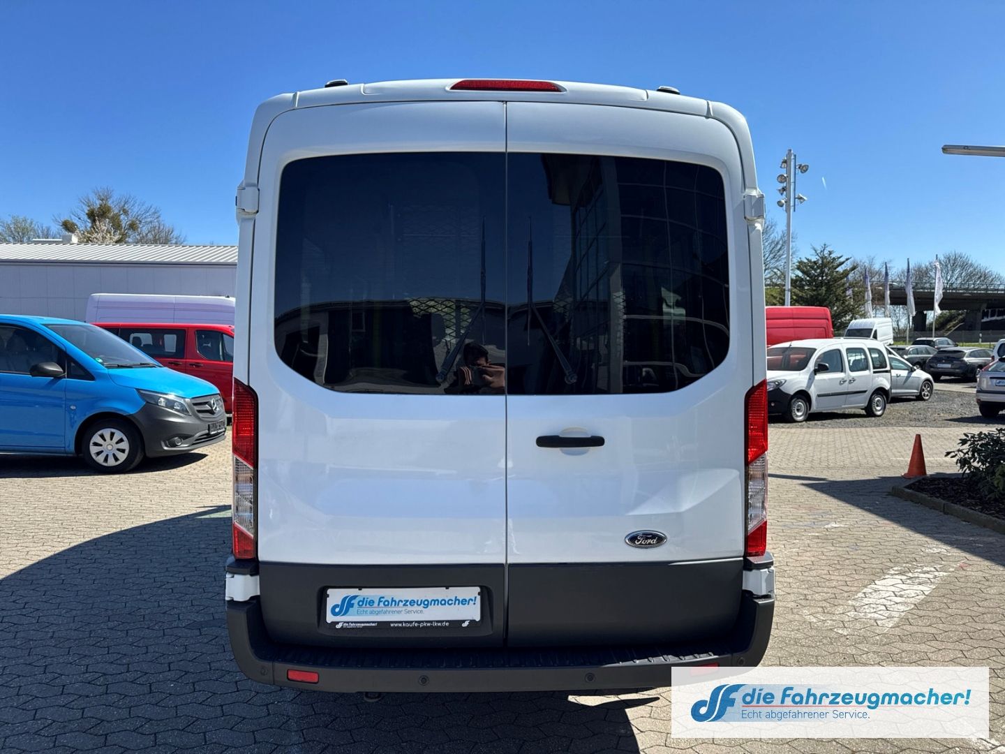 Fahrzeugabbildung Ford Transit Kombi 350 L3 Trend 2.0 TDCi 7-Sitzer KLI