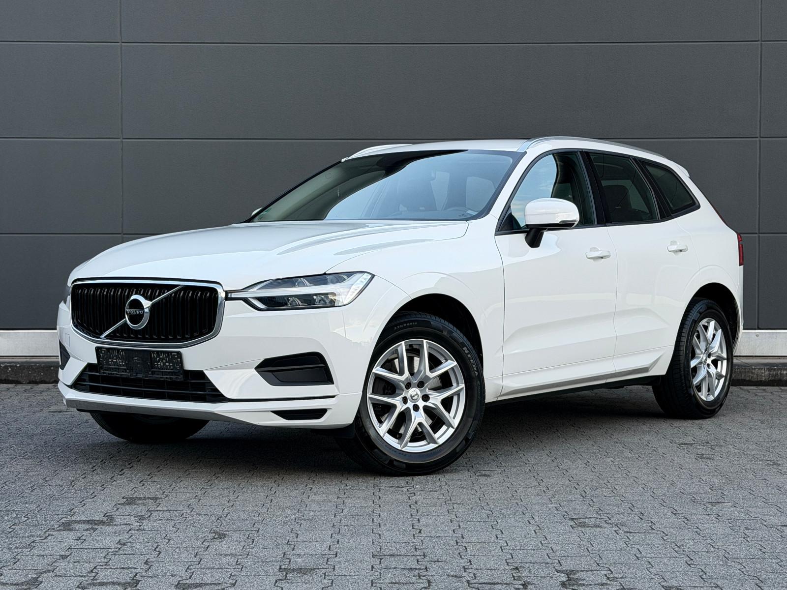 Volvo XC 60 Momentum 2WD Navi AHK Spur Unfallfrei LED