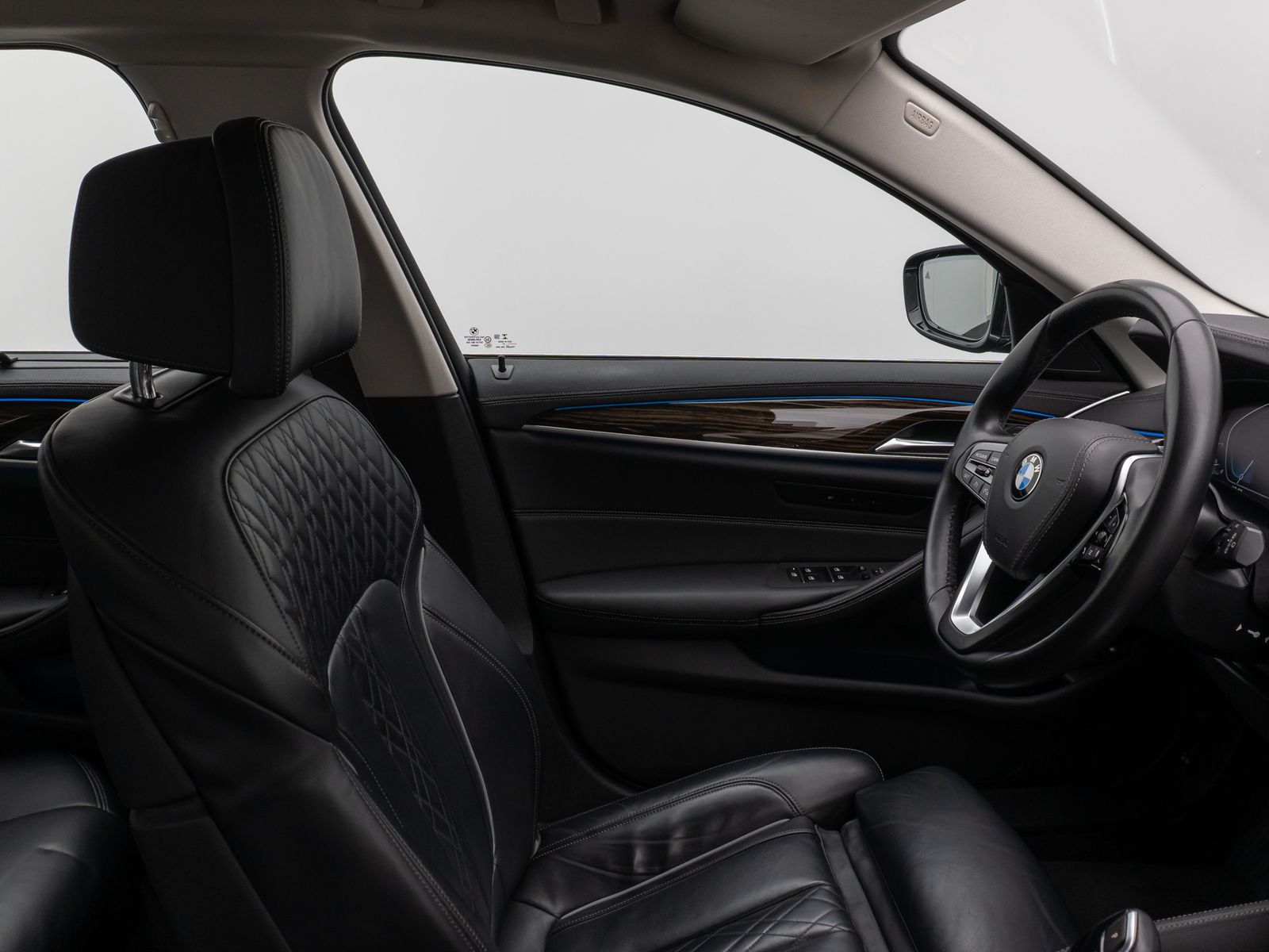 Fahrzeugabbildung BMW 530e  Luxury Line Kamera Laser HUD HiFi Komfort