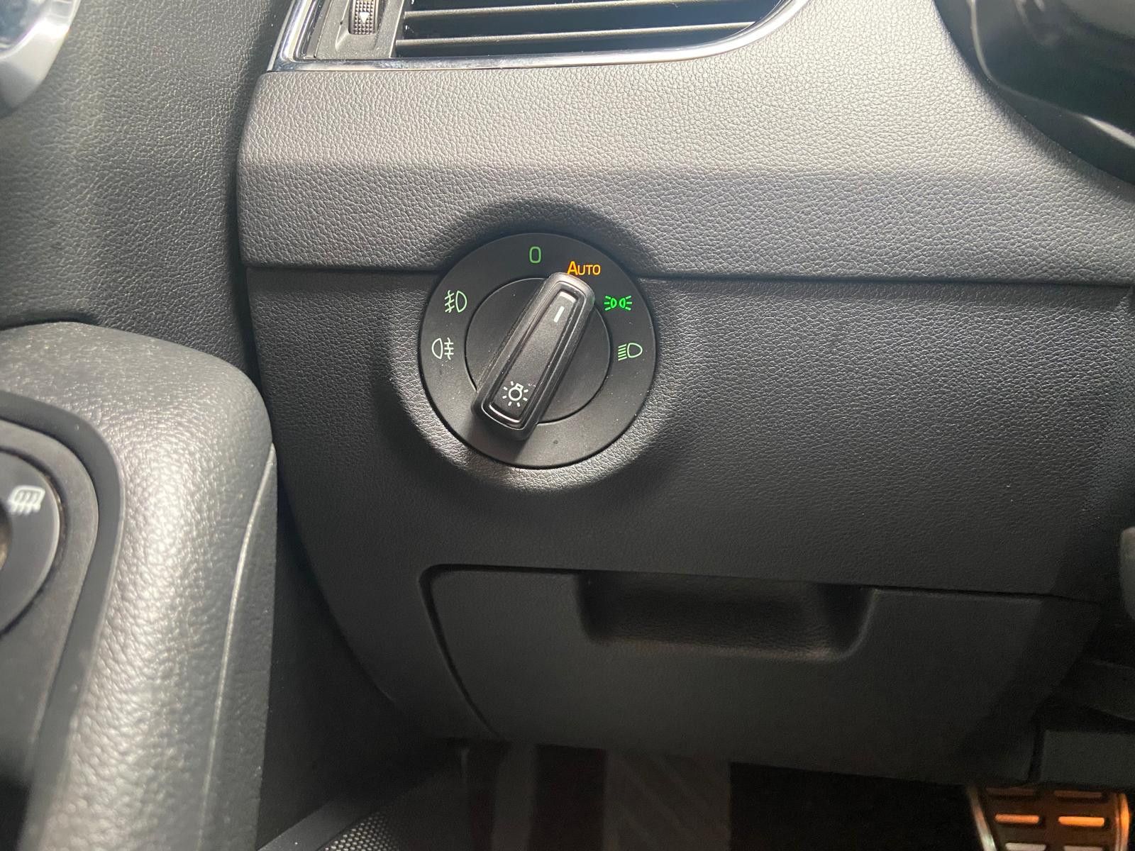 Skoda Octavia Combi RS 4x4 DSG LED Navi Kamera AHK foto 17