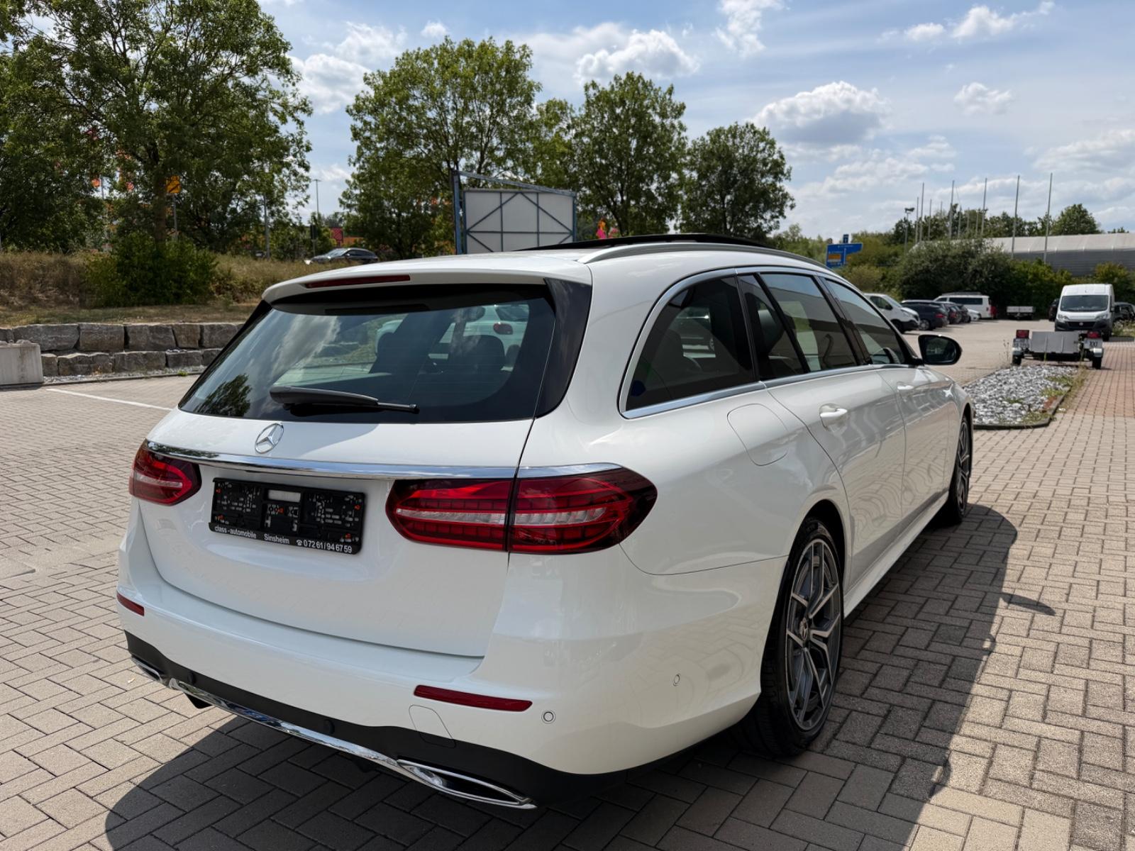 Mercedes-Benz E 220 d AMG-Line /Panoramadach/MFL