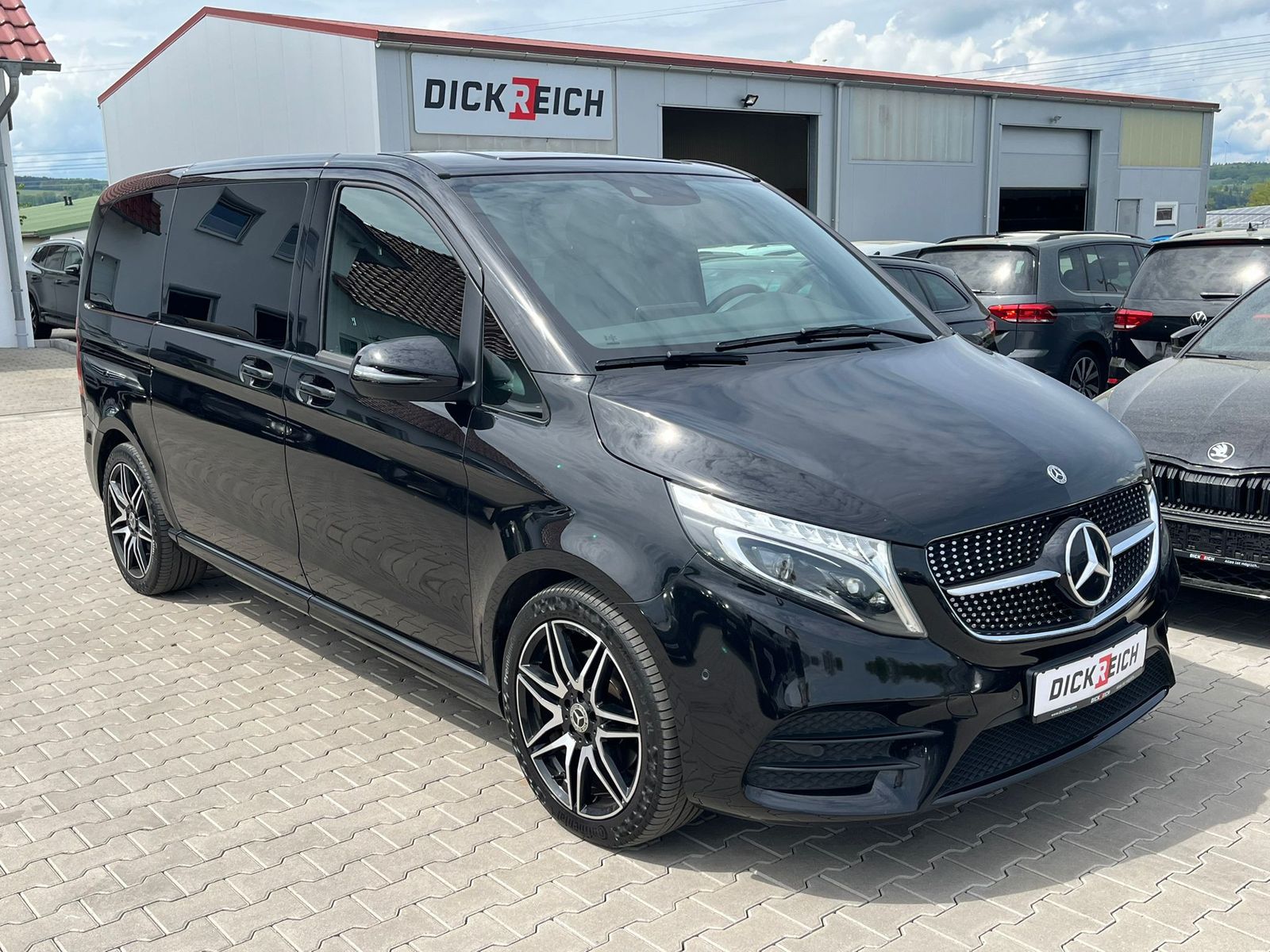 Fahrzeugabbildung Mercedes-Benz V 250 d EDITION 21 kompakt AMG NIGHT*LED*LEDER