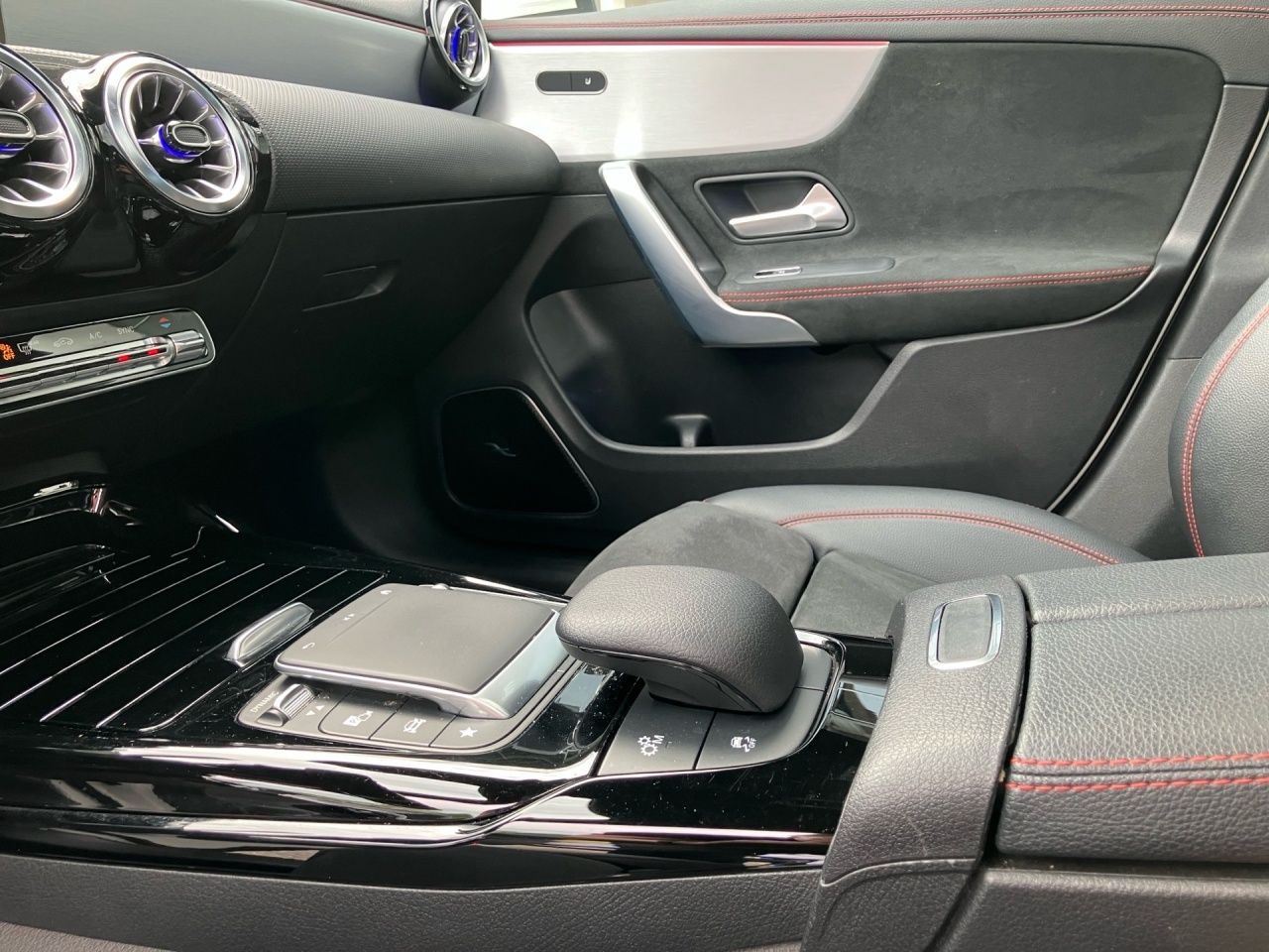 Fahrzeugabbildung Mercedes-Benz CLA 45 S 4M+ AMG SB Night+Pano+HUD+Burmester+360