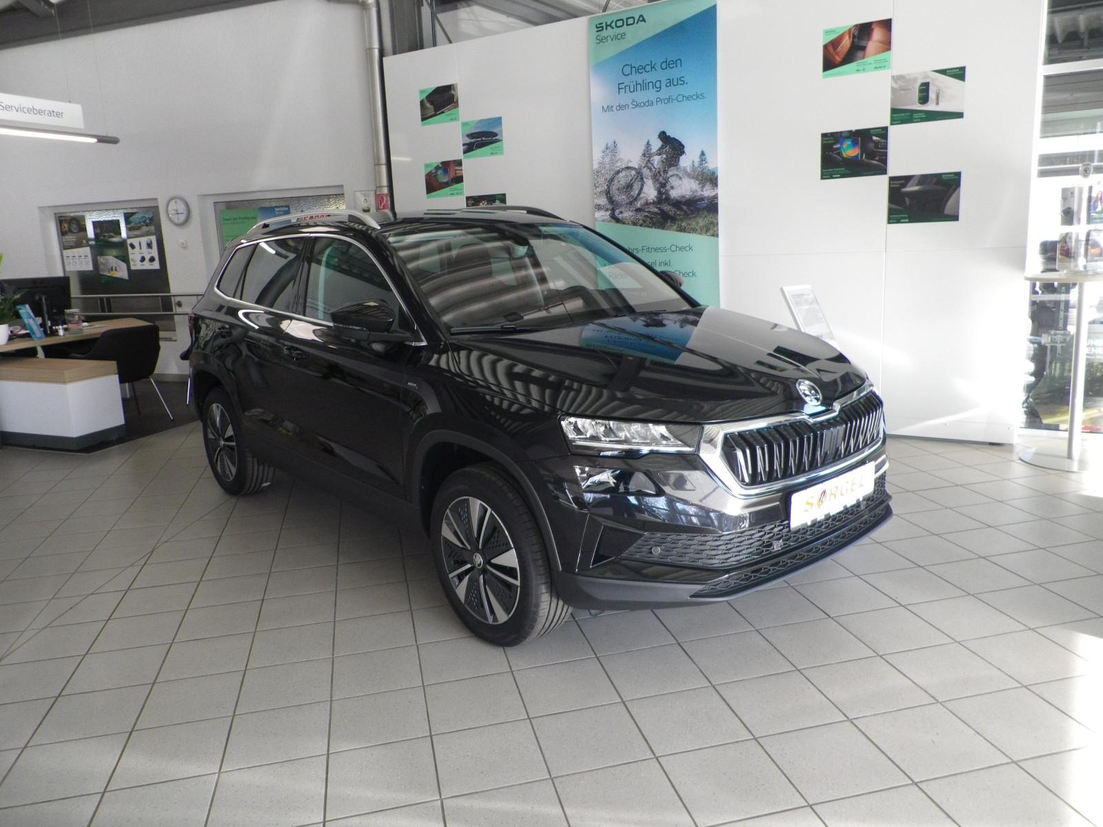Skoda Karoq SELECTION 1.5TSI 110kW 150PS AHK KESSY LED