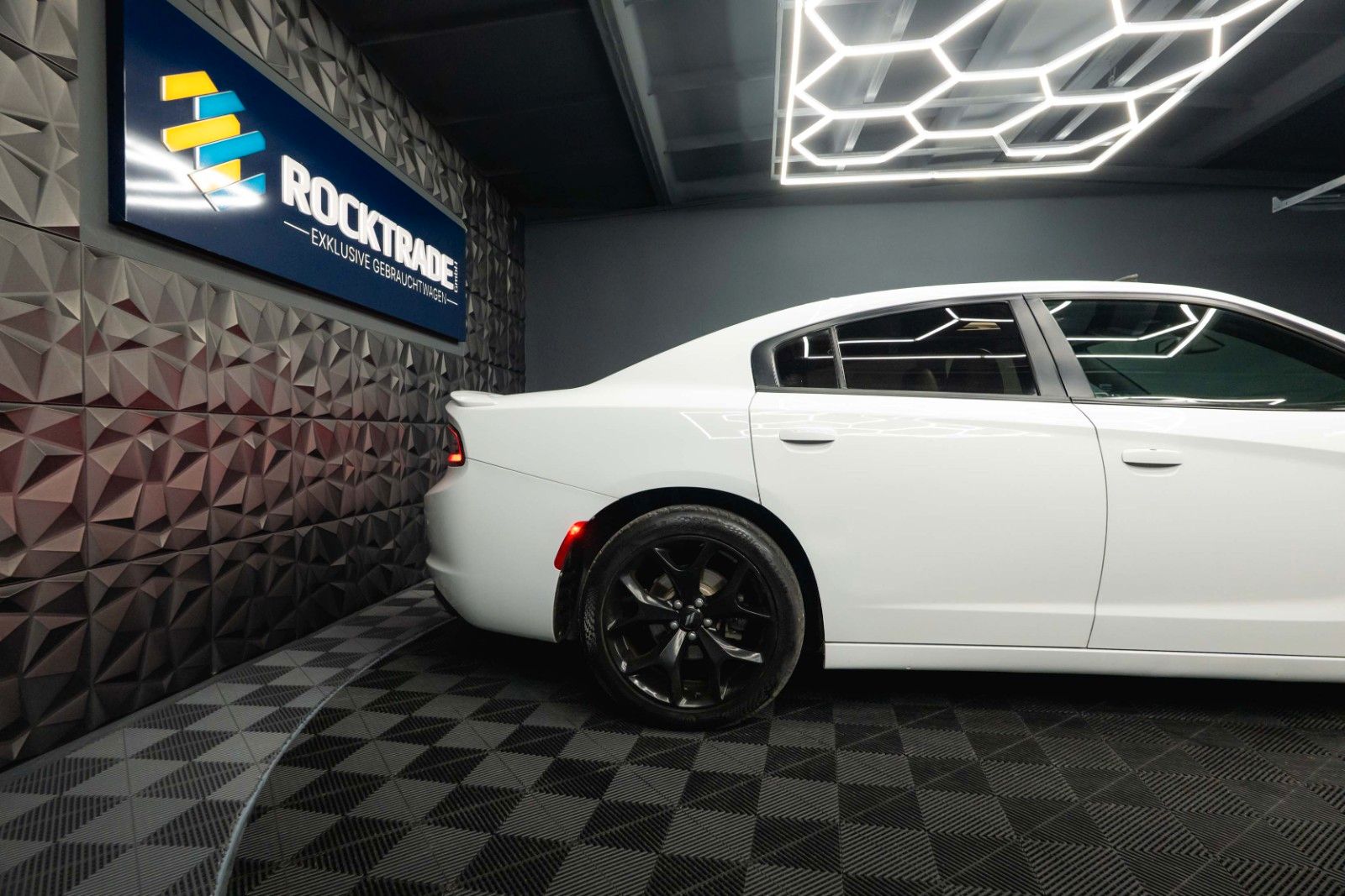 Fahrzeugabbildung Dodge Charger 3.6 Night-Paket | LED | Unfallfrei | 20'