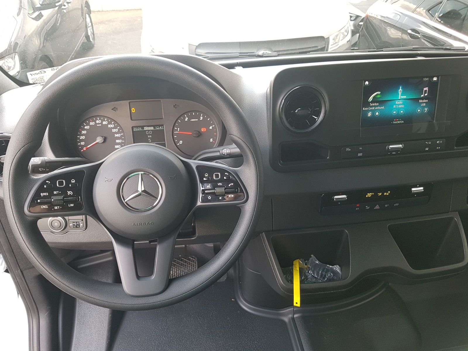 Fahrzeugabbildung Mercedes-Benz Sprinter 517 CDI 4325 9G Klima AHK3,5 Kamera