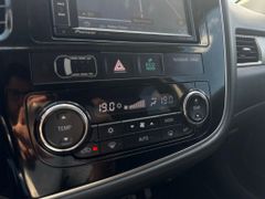 MITSUBISHI Outlander 2.2 DI-D Diamant Edition 4WD Schalter