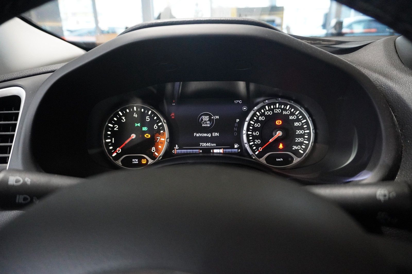 Fahrzeugabbildung Jeep Renegade 1.4 LIMITED 4WD BI-XENON/SHZ/PANO./DAB+