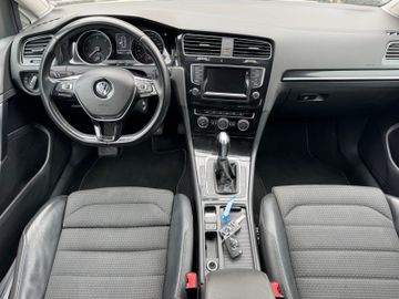 Volkswagen Golf - 10