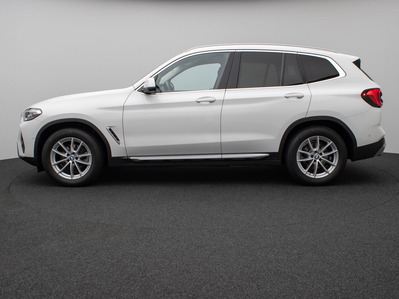 Fahrzeugabbildung BMW X3 xD20i Panorama Kamera DAB Leder Sport 18Zoll