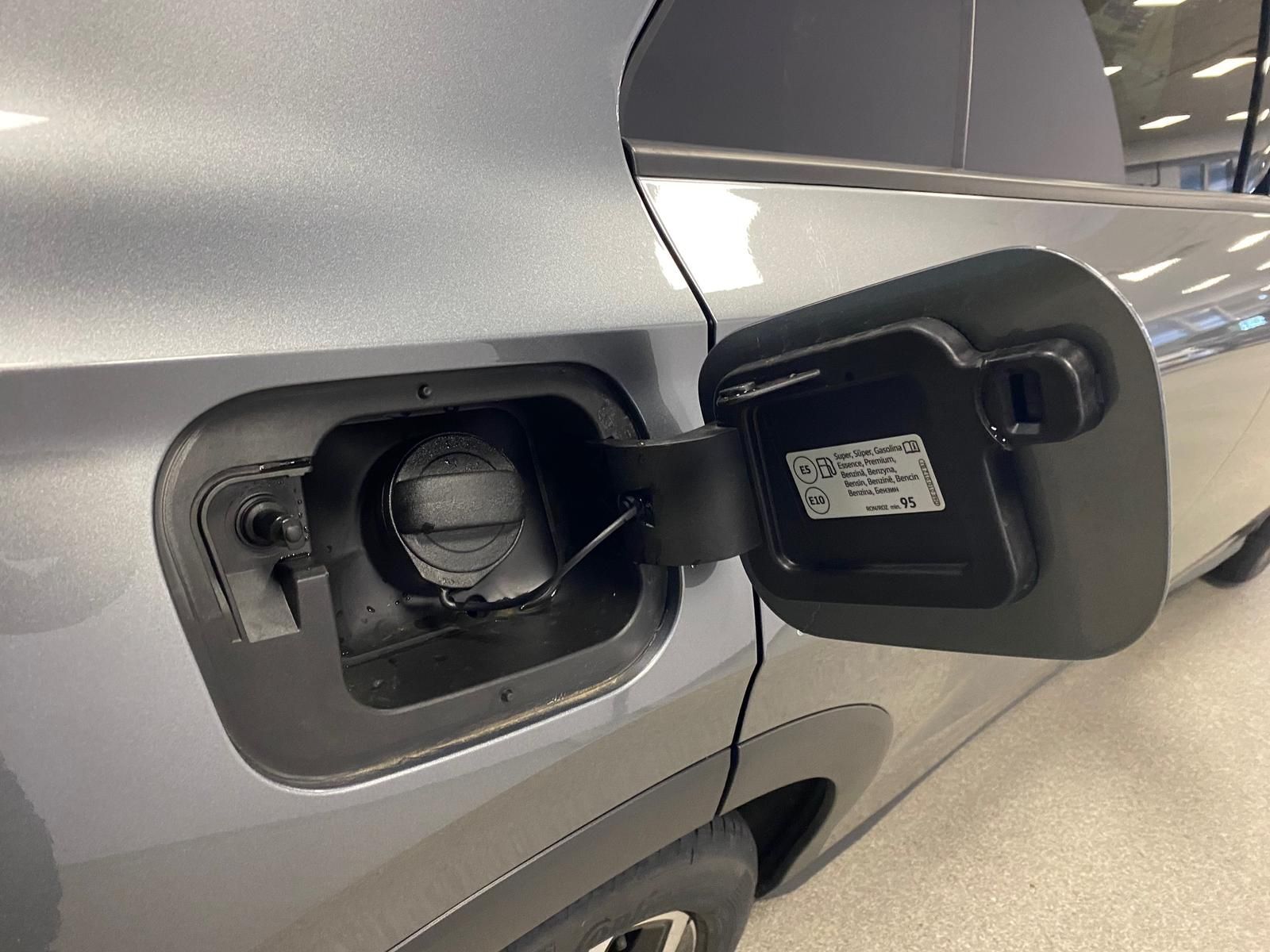 Fahrzeugabbildung Volkswagen T-Roc 1.5 eTSI R-Line NEUES MODELL AHK+ACC+KAMER