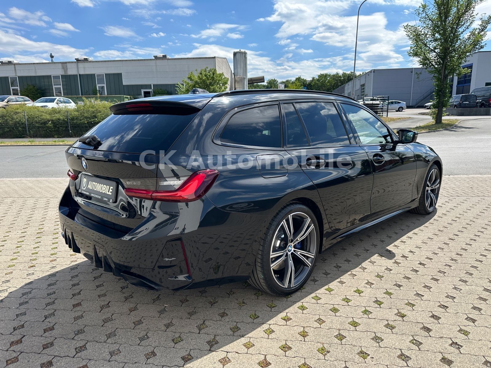 Fahrzeugabbildung BMW M340d xDrive Touring/Navi/Head-Up/Pano/360°/LED