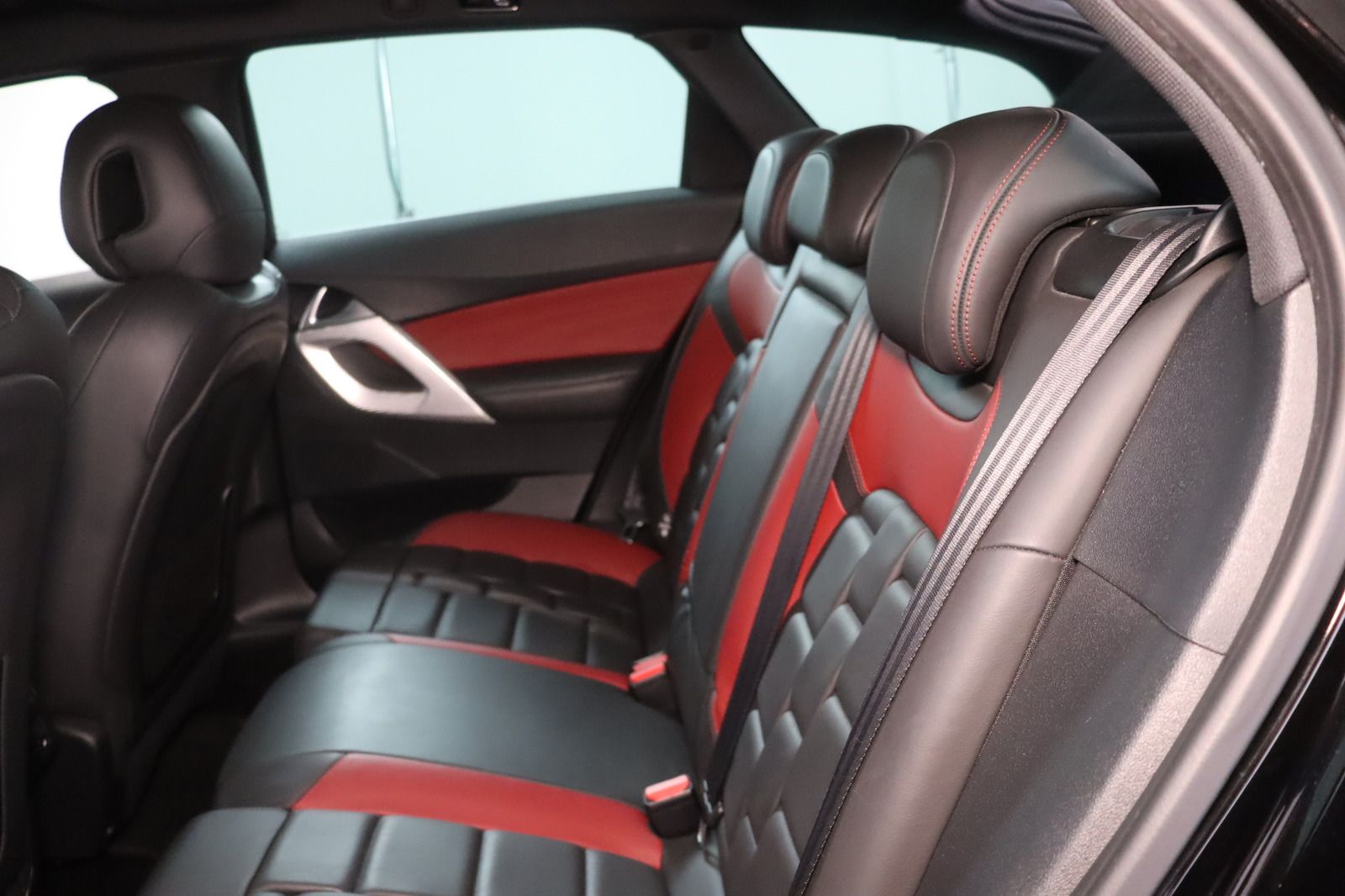Fahrzeugabbildung DS Automobiles DS5 2.0 HDi SportChic * HUD * LEDER * Navi