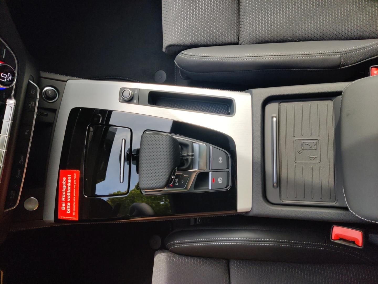 Fahrzeugabbildung Audi Q5 SUV S line business 40 TDI quattro, Matrix, T