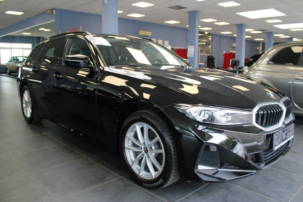 BMW 318 — hlavná fotografia