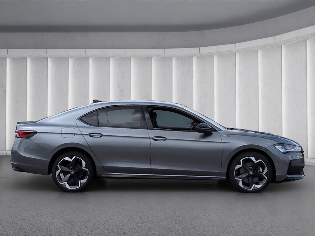 Skoda Superb — fotografia 2