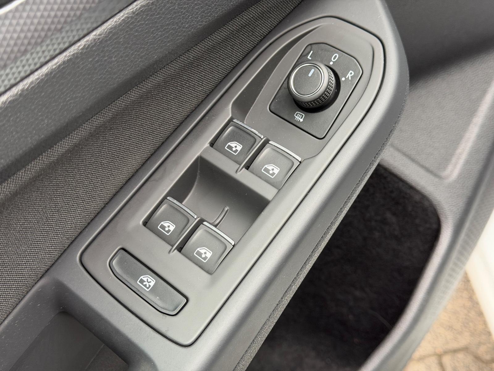 Volkswagen Golf VIII Variant DSG LED AHK DAB+ Ambili CarPla, миниатюра 30