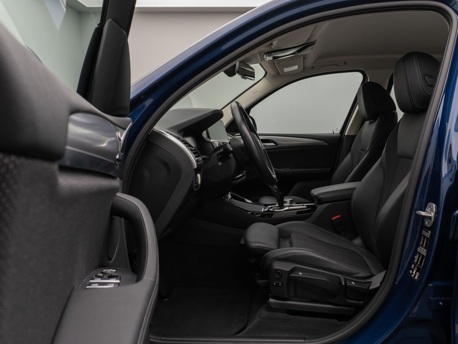 Fahrzeugabbildung BMW X3 xD20d DAB Fernlichtassist PDC Alarm LED Sport