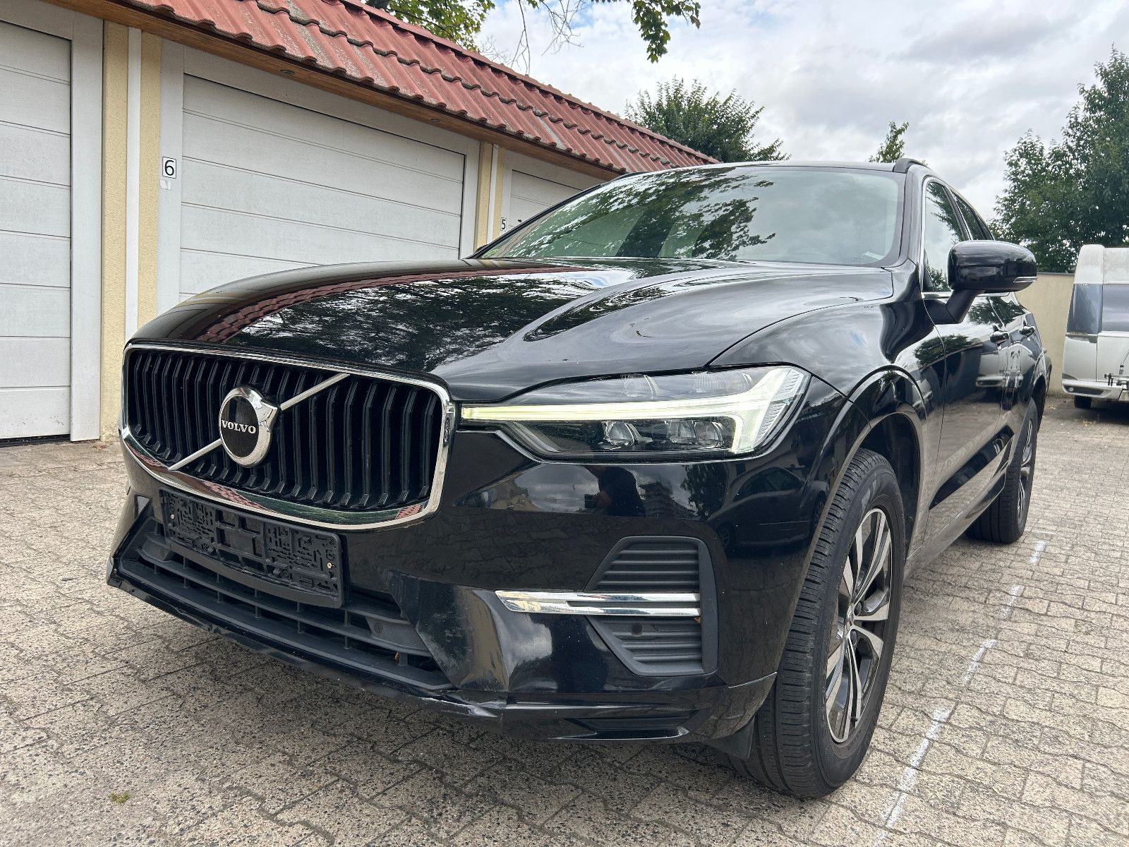 Volvo XC60 Momentum Pro 2WD LED NAVI VOLLLEDER