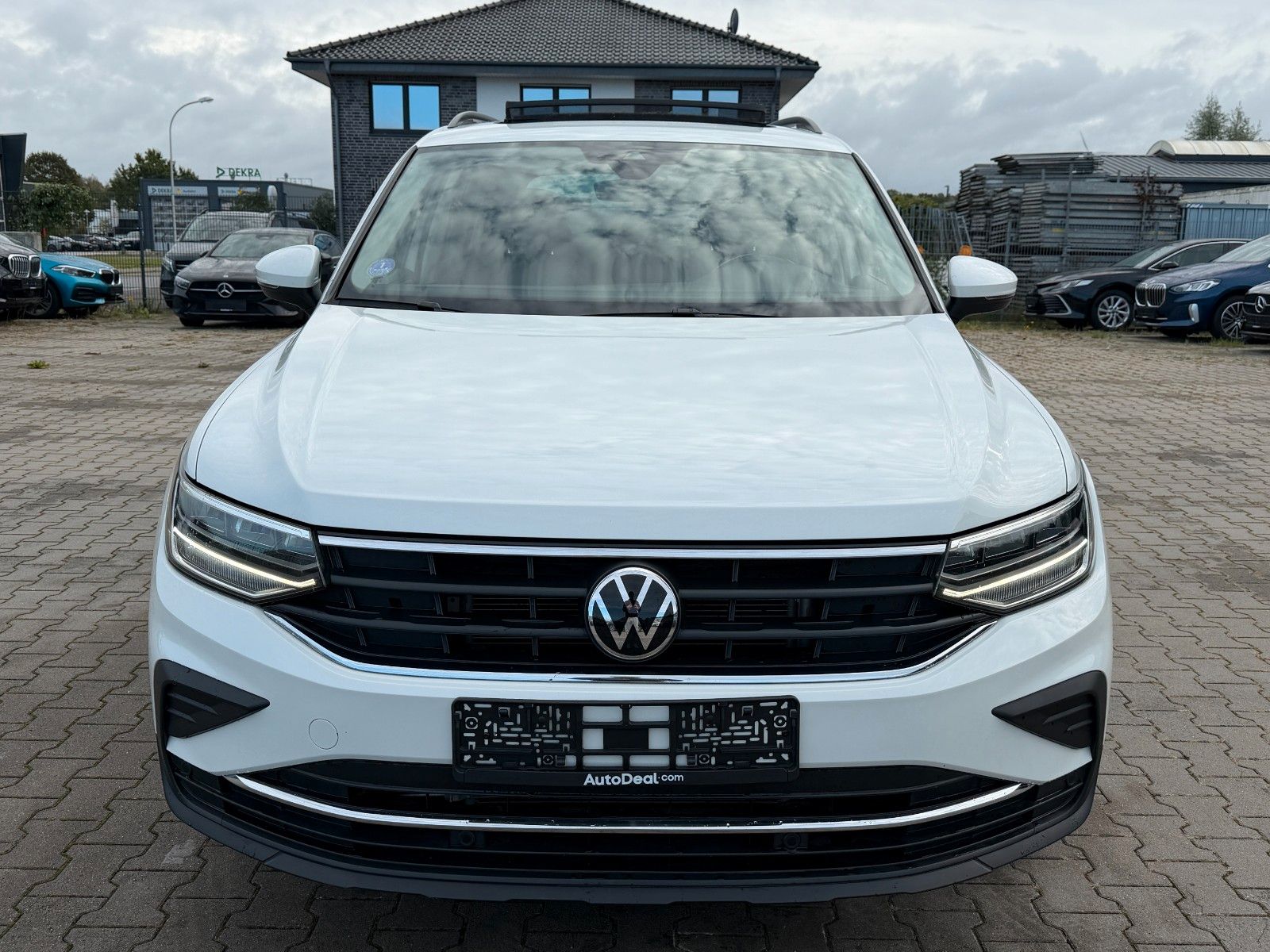 Volkswagen Tiguan 1.5 TSI Life Automatik Panoramadach * ACC imagem 2