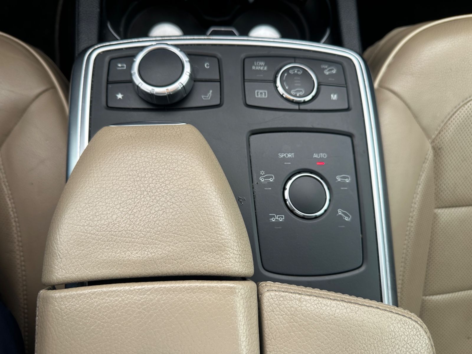 Fahrzeugabbildung Mercedes-Benz GL 500 4Matic AMG/7 Sitze/Navi/ILS/Pano/Kam/AHK