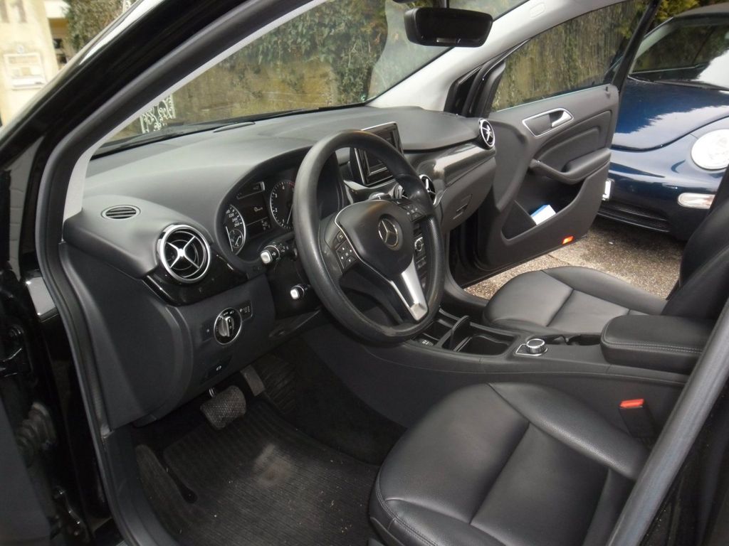 Image of Mercedes-Benz B 180