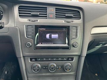 Volkswagen Golf - 2