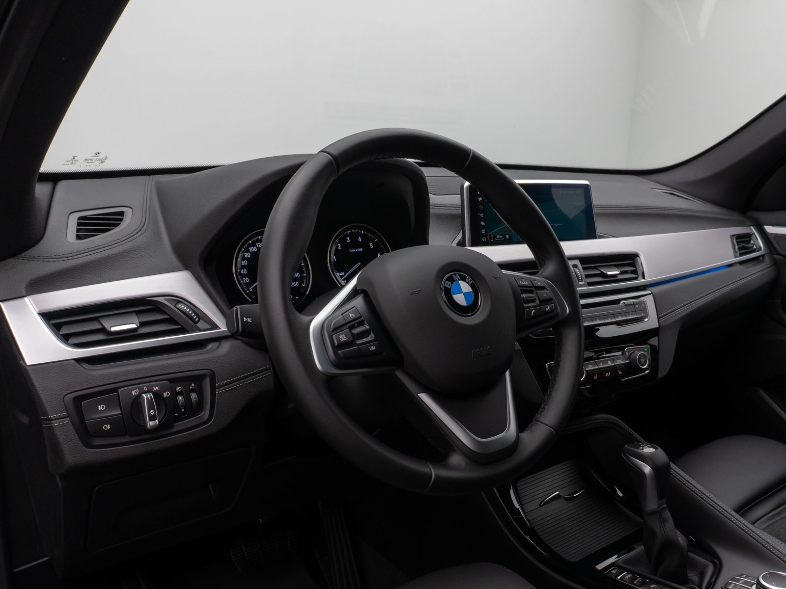 Fahrzeugabbildung BMW X1 xD25e Sport Line Parkassist DAB HiFi Komfort