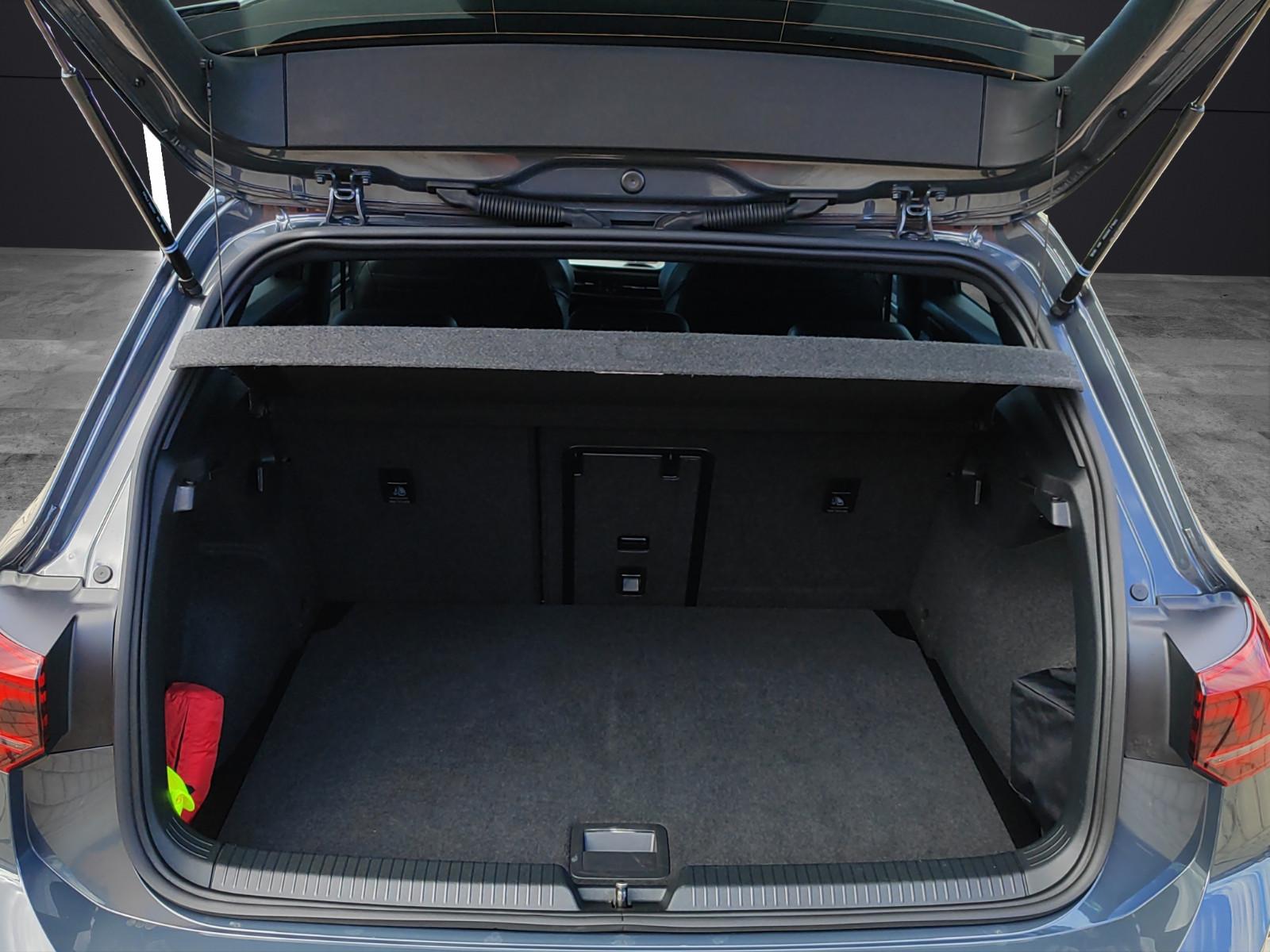 Volkswagen Golf VIII Lim. 1.5 TSI R-Line *Cam*Ambiente*LED, миниатюра 20