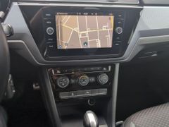 VW Touran 1.5 DSG TSI ACT 7Sitze ACC 3ZonenKlima