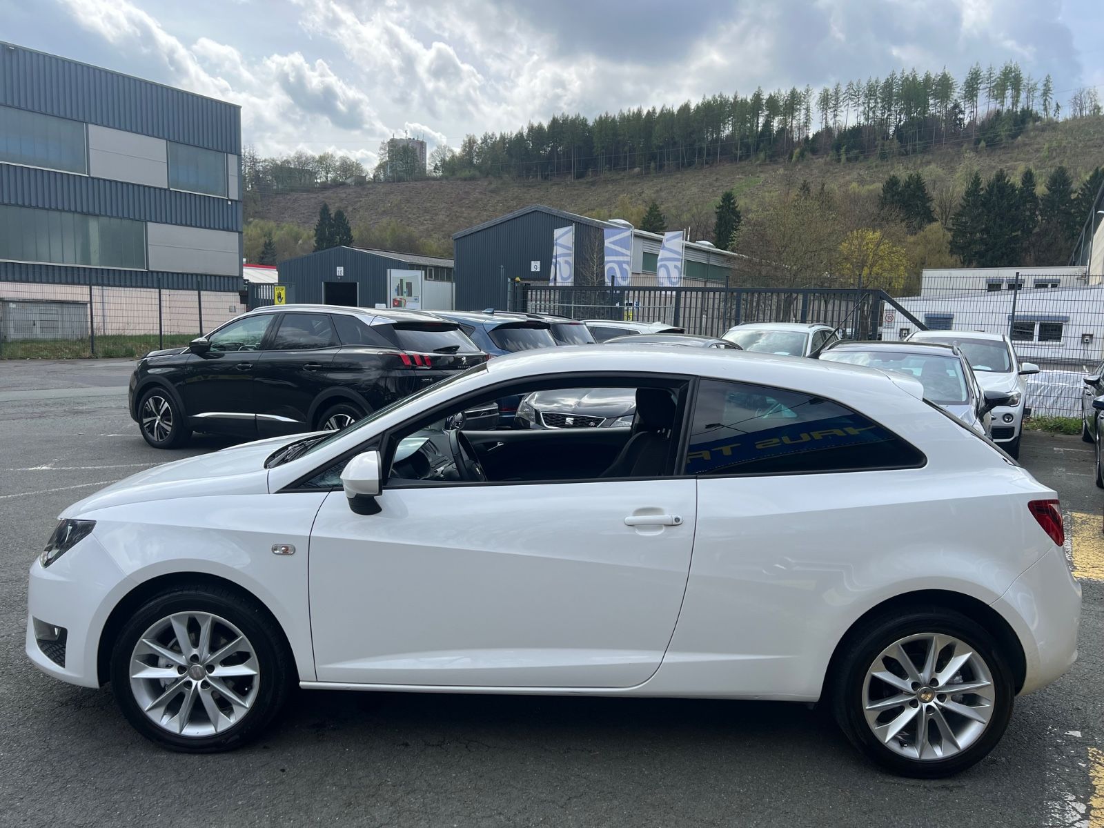 Fahrzeugabbildung SEAT Ibiza SC FR Sport * 1.HAND * SCHECKHEFTGEPFLEGT*