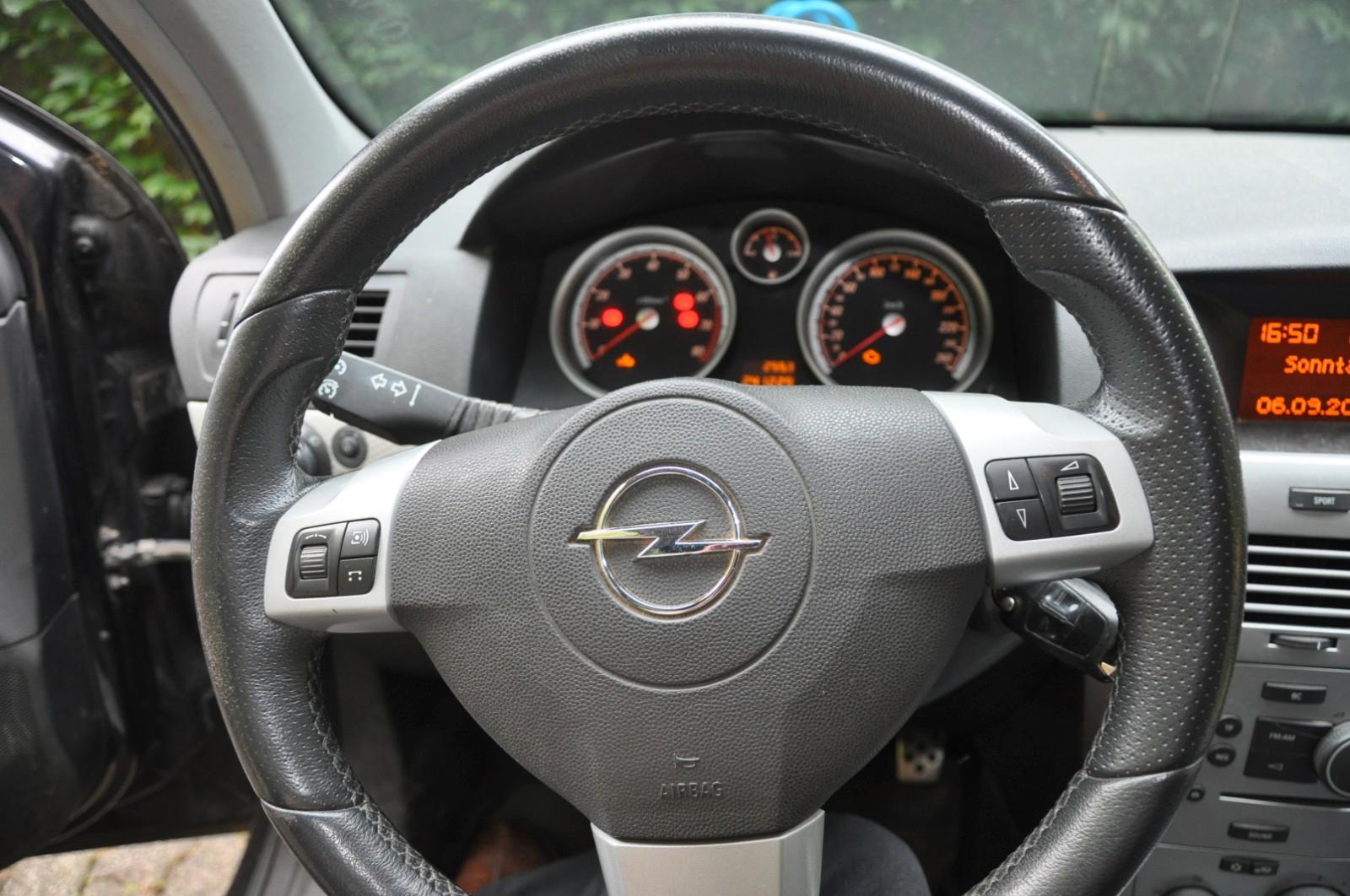 Opel Astra 2006 — engine 1.598 cm³, 105 HP (77kW)