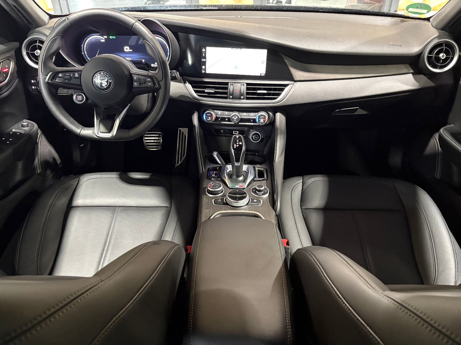 Fahrzeugabbildung Alfa Romeo Giulia Ti Q4/MEMORY/KAMERA/NAVI/ACC/APPLE/SHZ