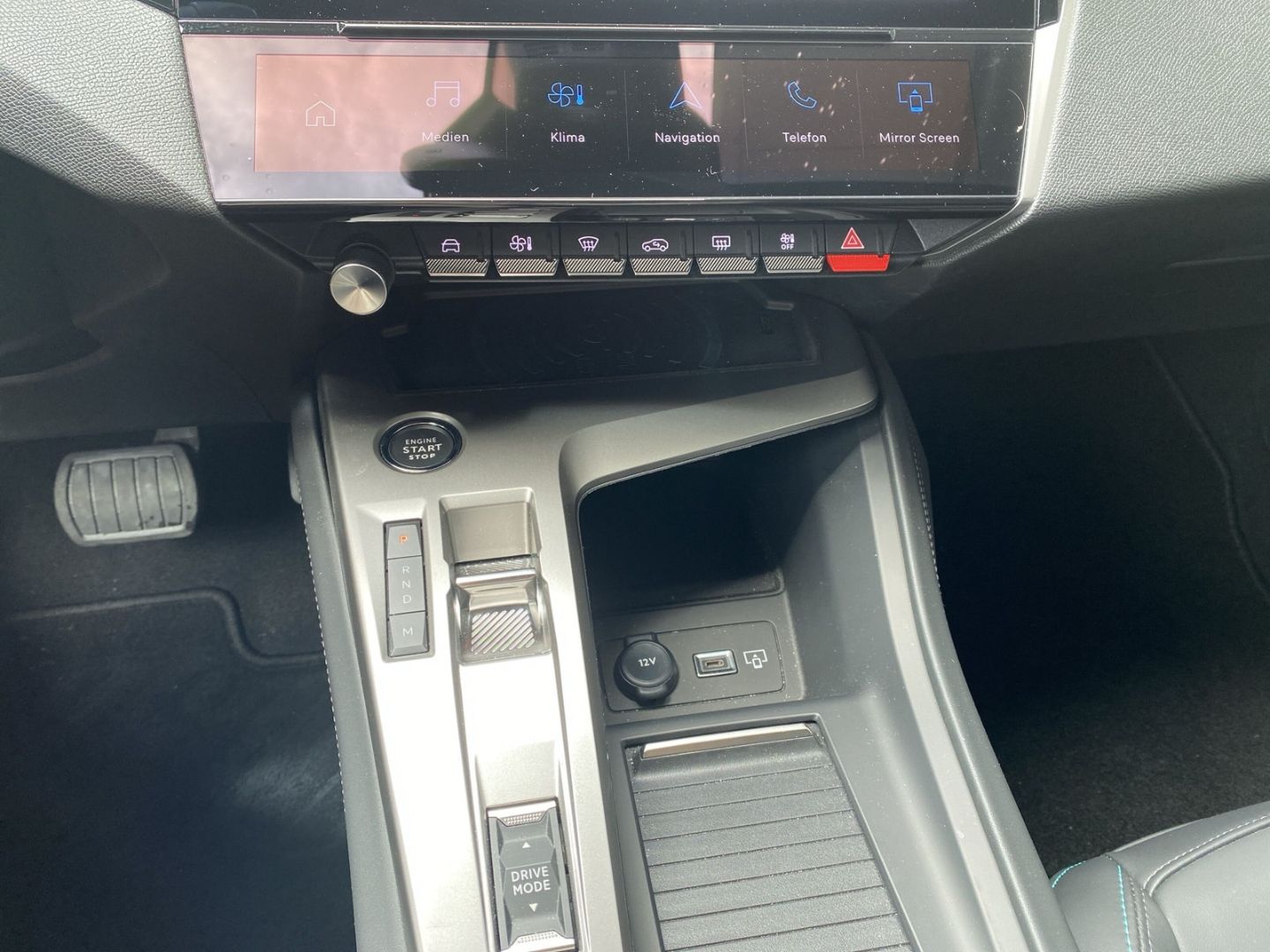 Fahrzeugabbildung Peugeot 308 SW Allure 1.2 PureTech 130 EU6e *ACC*Navi*Si