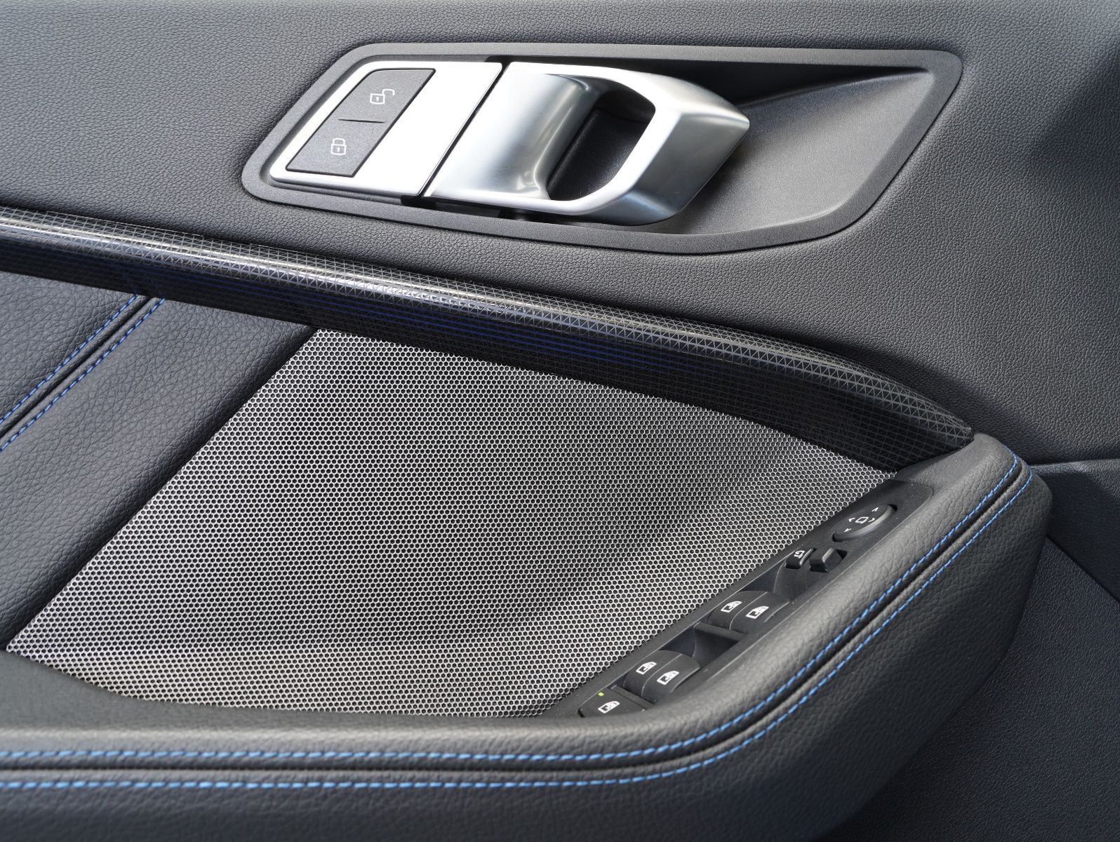 Fahrzeugabbildung BMW M135 i xDrive Performance M H&K/CARPLAY/ACC/19"