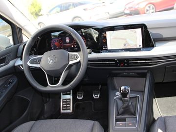 Volkswagen Golf VIII 1.5 TSI Life Move KLIMA LED NAVI ALU