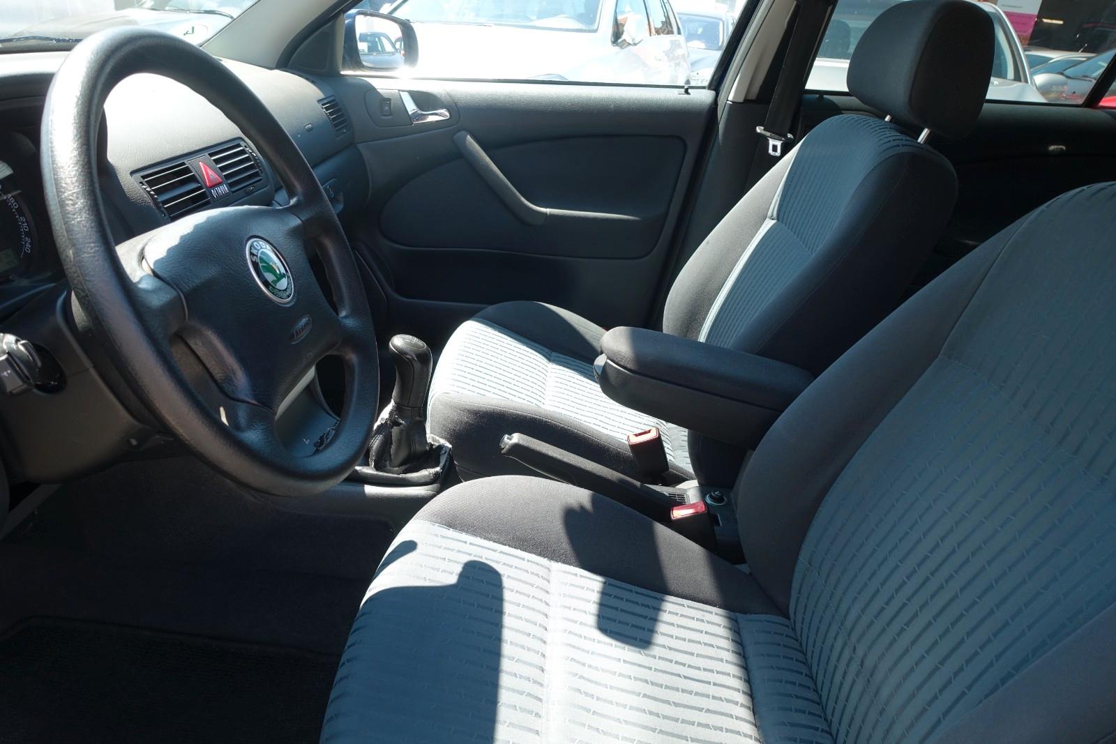 Skoda Octavia 2004 — photo 10