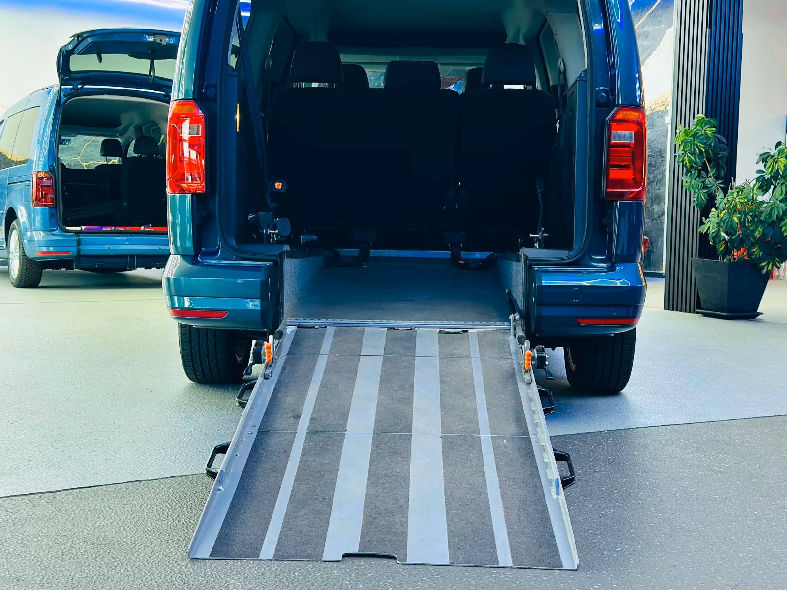 Volkswagen Caddy 1,4-DSG-Maxi-Behindertengerecht-Highline