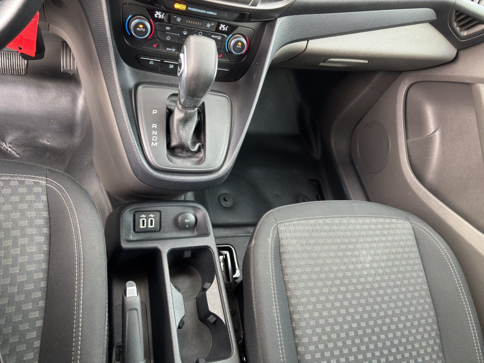 Fahrzeugabbildung Ford Transit Connect Kasten lang Trend #AHK