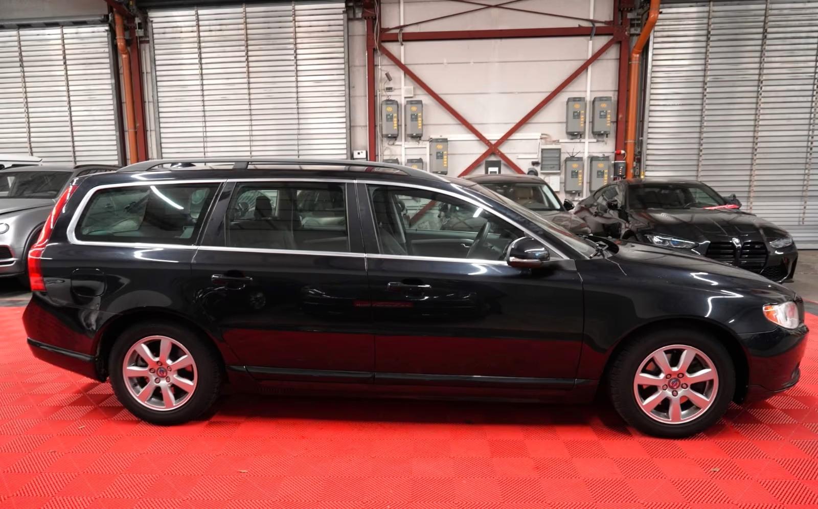VOLVO V70 1.6D 114 CH KINETIC - 1ERE MAIN - TOIT OUVRANT - GPS - SIEGES CHAUFFANTS - 38 520 KM