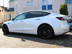 Fahrzeugabbildung Tesla Model 3 Standard Range Plus RWD*Panorama*Kamera*