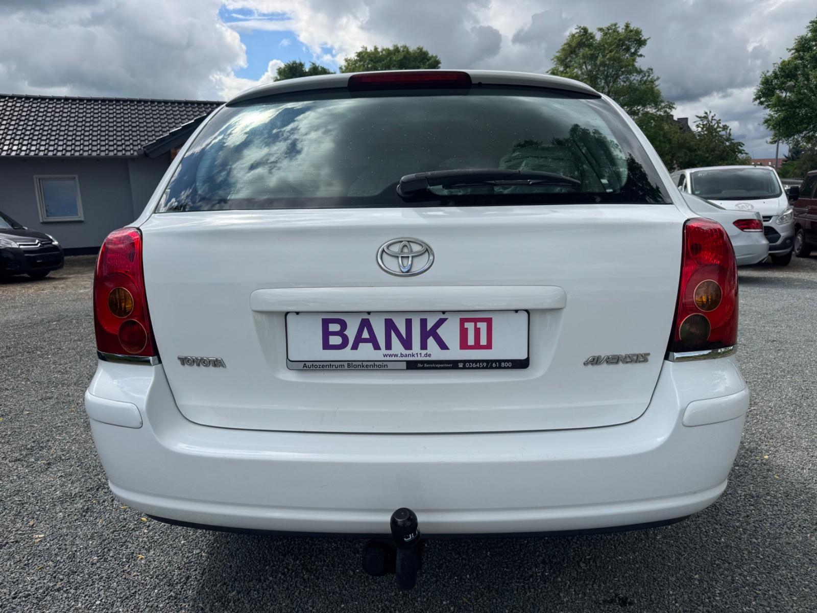Toyota Avensis 2004 — photo 16