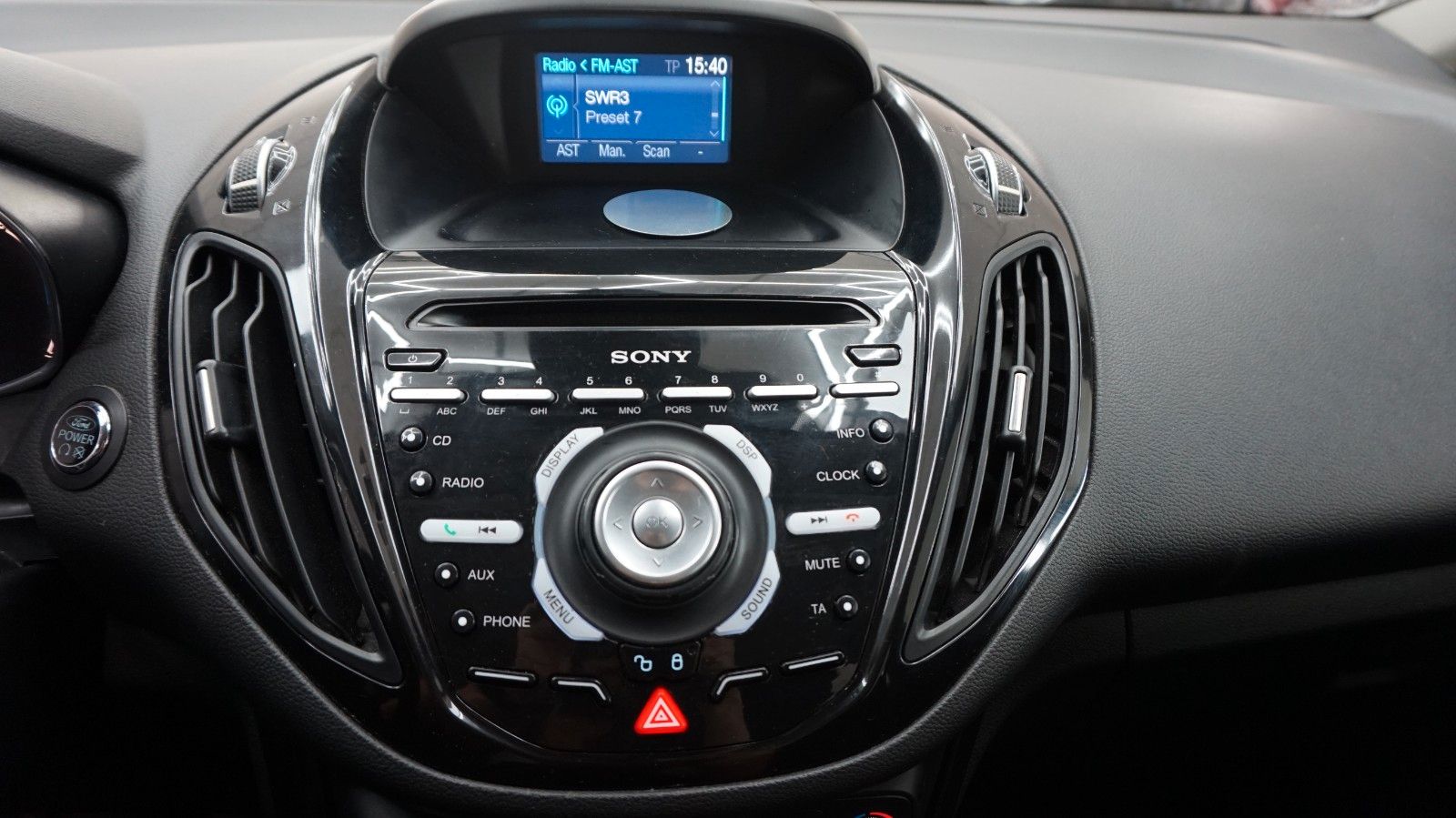 Fahrzeugabbildung Ford B-Max Titanium 4,9 Liter / 100 Km
