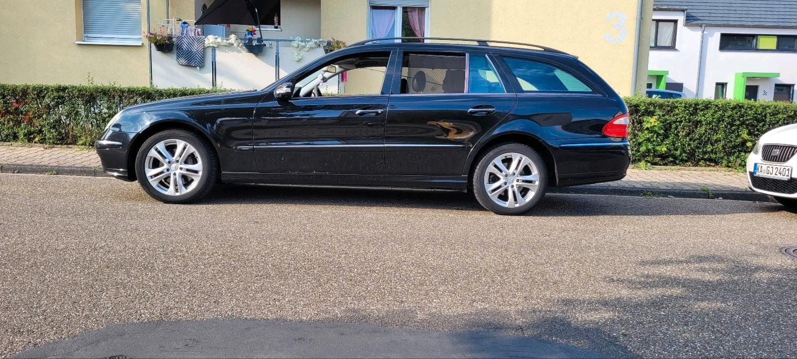 Mercedes-Benz 320 2004 — rear view
