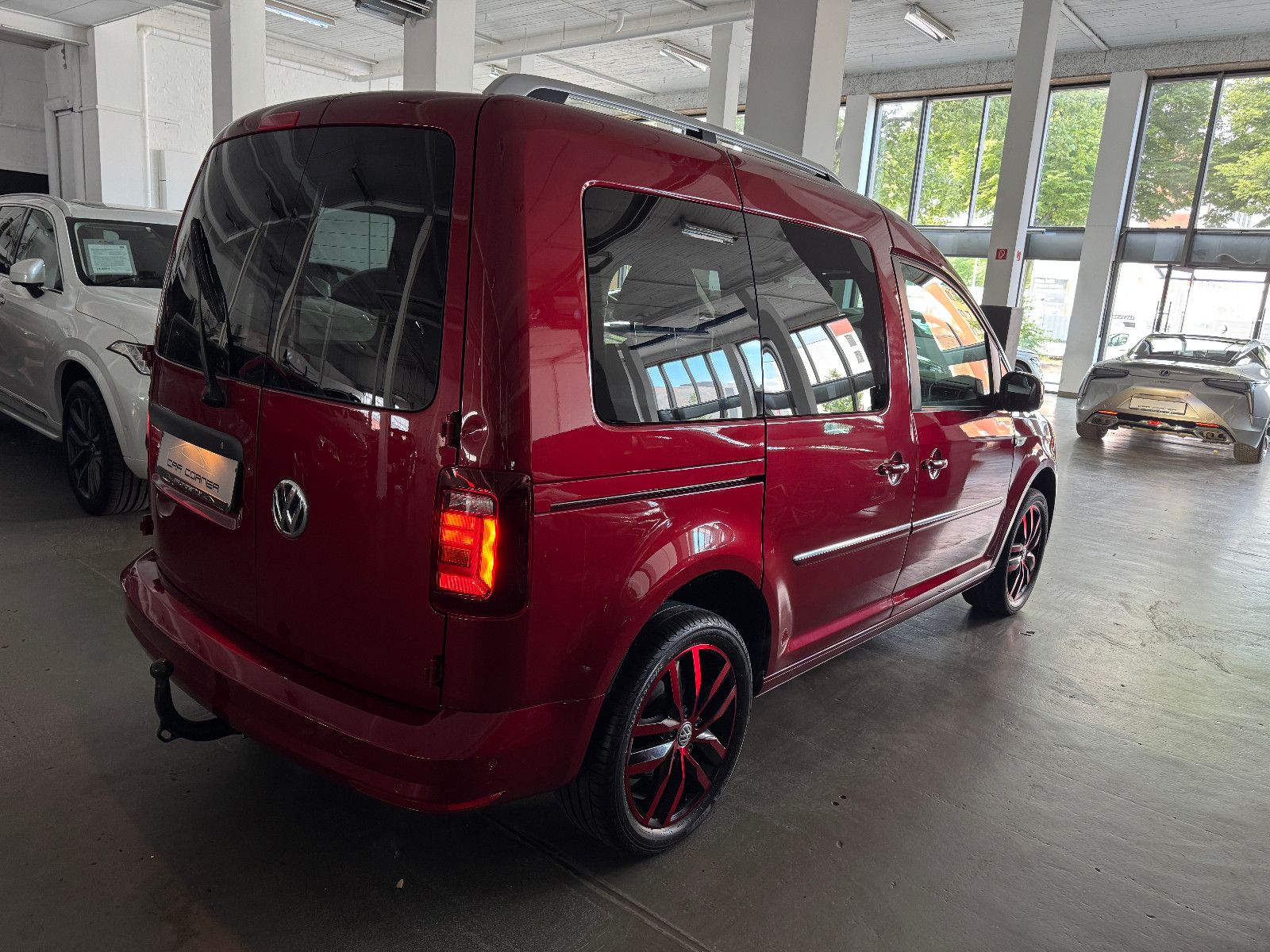 Fahrzeugabbildung Volkswagen CADDY MAXI 1.4 TGI HIGHLINE SPORTPAKET ACC VOLL